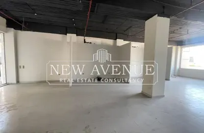 Show Room - Studio - 2 Bathrooms for rent in Mostafa Kamel Axis - The 1st Settlement - New Cairo City - Cairo