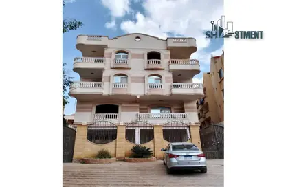 شقة - 4 غرف نوم - 2 حمامات للبيع في الحي الثالث شرق - مدينة الشروق - القاهرة