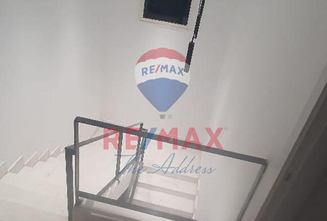 8123718 - Property Image 2