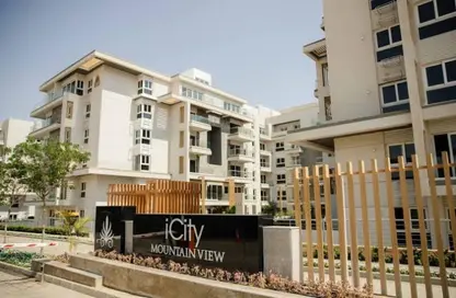 Apartment - 3 Bedrooms - 2 Bathrooms for sale in Mountain View iCity - 5th Settlement Compounds - The 5th Settlement - New Cairo City - Cairo