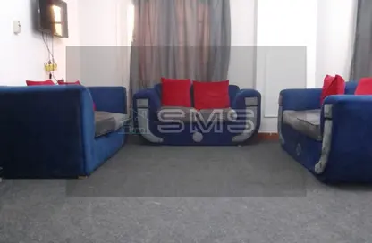 شقة - 2 غرف نوم - 2 حمامات للايجار في شارع عمر بن عبد العزيز - الحي الاول - التجمع الخامس - مدينة القاهرة الجديدة - القاهرة