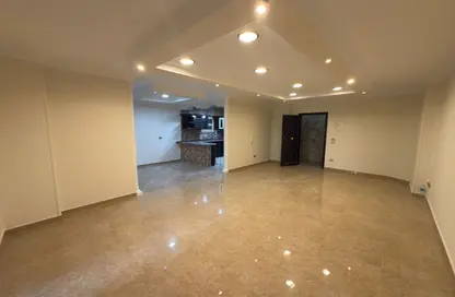 Apartment - 3 Bedrooms - 2 Bathrooms for rent in 10th Sector - Zahraa El Maadi - Hay El Maadi - Cairo