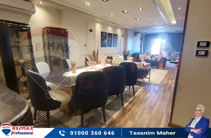 Apartment - 3 Bedrooms - 2 Bathrooms for sale in Shaarawy St. - Laurent - Hay Sharq - Alexandria