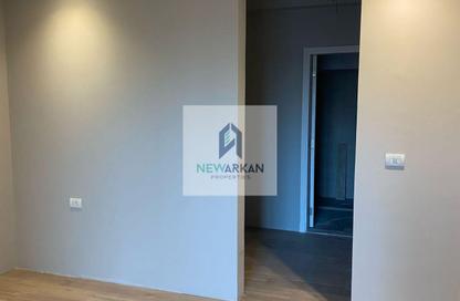 Penthouse - 4 Bedrooms - 3 Bathrooms for sale in Village West - Sheikh Zayed Compounds - Sheikh Zayed City - Giza