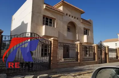 فيلا - 3 غرف نوم - 3 حمامات للبيع في طريق الشروق - المجاورة الاولي - الحي الثامن - مدينة الشروق - القاهرة