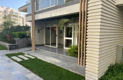 Apartment - 2 Bedrooms - 2 Bathrooms for sale in Mountain View iCity - 5th Settlement Compounds - The 5th Settlement - New Cairo City - Cairo