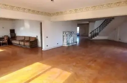 شقة - 5 غرف نوم - 5 حمامات للبيع في الزمالك - القاهرة