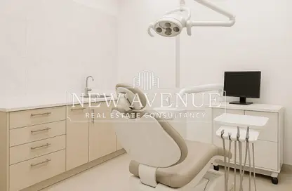 عيادة - استوديو - 1 حمام للبيع في موراي - شارع التسعين الشمالي - التجمع الخامس - مدينة القاهرة الجديدة - القاهرة