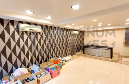 مساحات مكتبية - استوديو - 1 حمام للايجار في المنشية البحرية - حي اول المنتزة - الاسكندرية