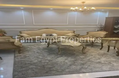 Apartment - 3 Bedrooms - 2 Bathrooms for sale in Gardenia Mall St. - The 1st Settlement - New Cairo City - Cairo