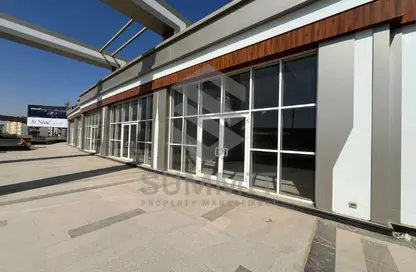 محل تجاري - استوديو - 1 حمام للايجار في شارع التسعين الجنوبي - التجمع الخامس - مدينة القاهرة الجديدة - القاهرة