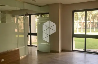 مساحات مكتبية - استوديو - 2 حمامات للايجار في غرب الجولف - كمبوندات القطامية - القطامية - مدينة القاهرة الجديدة - القاهرة