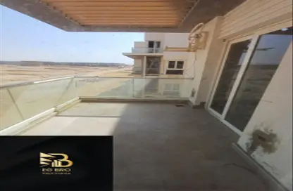 Apartment - 2 Bedrooms - 2 Bathrooms for sale in New Cairo City - Cairo