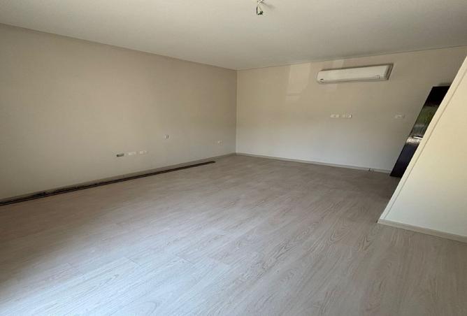 8063618 - Property Image 2