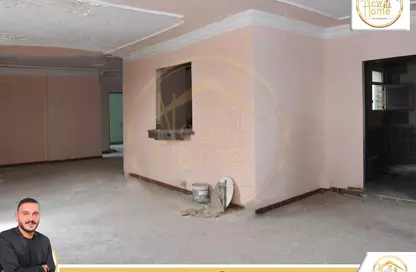 Full Floor - 6 Bedrooms - 3 Bathrooms for sale in Lageteh St. - Ibrahimia - Hay Wasat - Alexandria