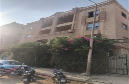 Apartment - 3 Bedrooms - 2 Bathrooms for sale in 1st Neighborhood - 2nd Area - Shorouk City - Cairo