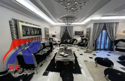 شقة - 4 غرف نوم - 3 حمامات للايجار في شارع عز الدين طه - المنطقة الأولى - مدينة نصر - القاهرة