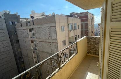 Apartment - 3 Bedrooms - 2 Bathrooms for sale in Al Nasr St. - Smouha - Hay Sharq - Alexandria