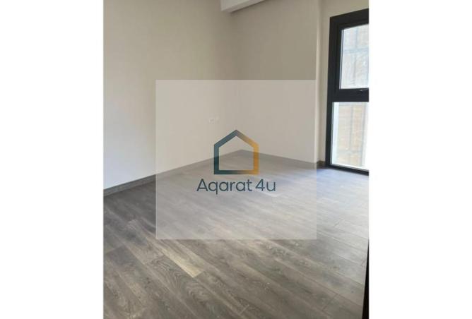 8452910 - Property Image 3