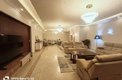 Apartment - 3 Bedrooms - 3 Bathrooms for rent in Makram Ebeid St. - 6th Zone - Nasr City - Cairo