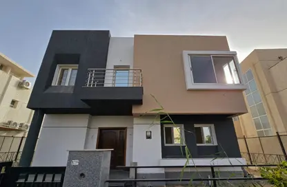 Villa - 3 Bedrooms - 3 Bathrooms for sale in Madinaty - Cairo