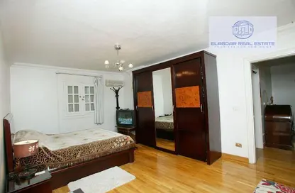 Apartment - 5 Bedrooms - 2 Bathrooms for sale in Mohamed Refaat St. - El Nozha El Gadida - El Nozha - Cairo