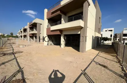 Villa - 5 Bedrooms - 5 Bathrooms for sale in The Crown - Cairo Alexandria Desert Road - 6 October City - Giza