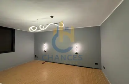 شقة - 4 غرف نوم - 2 حمامات للايجار في شارع كورنيش النيل - المعادي - حي المعادي - القاهرة