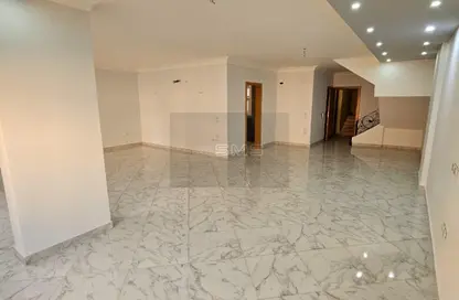 Duplex - 3 Bedrooms - 3 Bathrooms for rent in South Lotus - El Lotus - New Cairo City - Cairo
