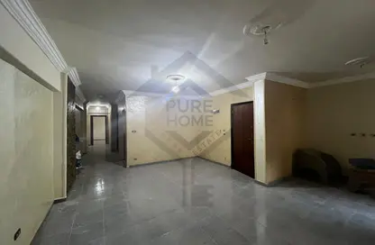 Apartment - 2 Bedrooms - 1 Bathroom for rent in Al Fayoumy St. - Bolkly - Hay Sharq - Alexandria Apartment - 2 Bedrooms - 1 Bathroom for rent in Al Fayoumy St. - Bolkly - Hay Sharq - Alexandria
