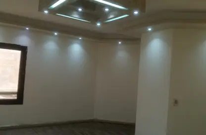 Apartment - 3 Bedrooms - 3 Bathrooms for sale in Dr Al Batrawy St. - 1st Zone - Nasr City - Cairo