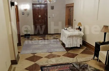 Apartment - 3 Bedrooms - 1 Bathroom for sale in Al Nasr St. - Smouha - Hay Sharq - Alexandria
