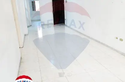 شقة - 3 غرف نوم - 1 حمام للبيع في شارع النصر - سموحة - حي شرق - الاسكندرية