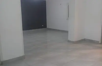 Apartment - 3 Bedrooms - 2 Bathrooms for rent in Palestine St. - New Maadi - Hay El Maadi - Cairo
