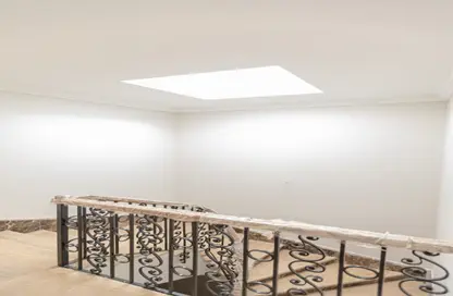 منزل مزدوج - 7 غرف نوم - 7 حمامات للايجار في الكرما 2 - الحي الخامس - الشيخ زايد - الجيزة