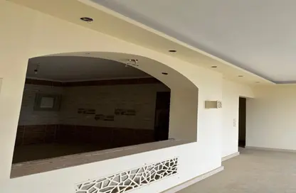 شقة - 3 غرف نوم - 2 حمامات للايجار في جاليريا  مون فالى - المستثمرين الجنوبية - مدينة القاهرة الجديدة - القاهرة