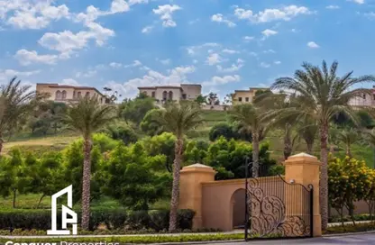 Apartment - 2 Bedrooms - 2 Bathrooms for sale in Uptown Cairo - Mokattam - Cairo