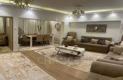 Apartment - 2 Bedrooms - 2 Bathrooms for sale in Zahraa Al Maadi St. - Degla - Hay El Maadi - Cairo