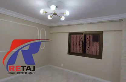 شقة - 3 غرف نوم - 1 حمام للبيع في شارع حسني عثمان - حي السفارات - مدينة نصر - القاهرة شقة - 3 غرف نوم - 1 حمام للبيع في شارع حسني عثمان - حي السفارات - مدينة نصر - القاهرة