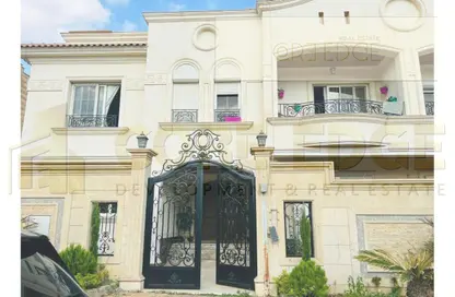Twin House - 4 Bedrooms - 3 Bathrooms for sale in Street 13 - 13th District - Sheikh Zayed City - Giza