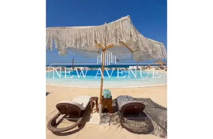 شقة - 2 غرف نوم - 3 حمامات للبيع في المصيف - راس الحكمة - الساحل الشمالي