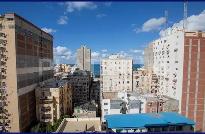 شقة - 3 غرف نوم - 2 حمامات للبيع في شارع طيبه - سبورتنج - حي شرق - الاسكندرية