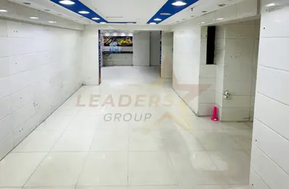 محل تجاري - استوديو - 1 حمام للايجار في شارع الاقبال - لوران - حي شرق - الاسكندرية