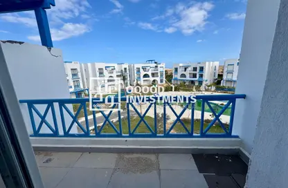 Chalet - 2 Bedrooms - 2 Bathrooms for sale in Mountain View - Ras Al Hekma - North Coast