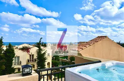 Townhouse - 4 Bedrooms - 3 Bathrooms for sale in Mountain View - Ras Al Hekma - North Coast