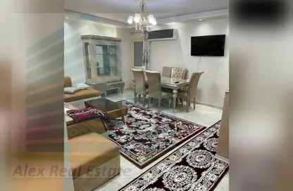 شقة - 2 غرف نوم - 1 حمام للايجار في شارع على مصطفى مشرفة - الشاطبي - حي وسط - الاسكندرية