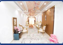 شقة - 3 غرف نوم - 2 حمامات for للايجار in كامب شيزار - حي وسط - الاسكندرية