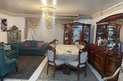 Apartment - 3 Bedrooms - 2 Bathrooms for sale in Dr Mohammed Al Nabawi Al Mohandes St. - Al Hadiqah Al Dawliyah - 7th District - Nasr City - Cairo