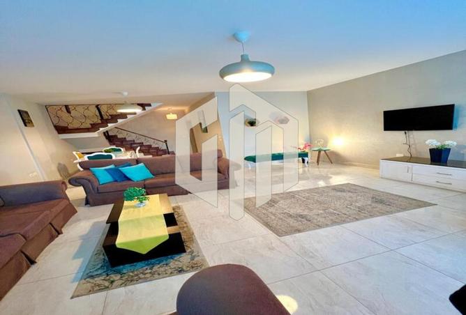 8045424 - Property Image 2