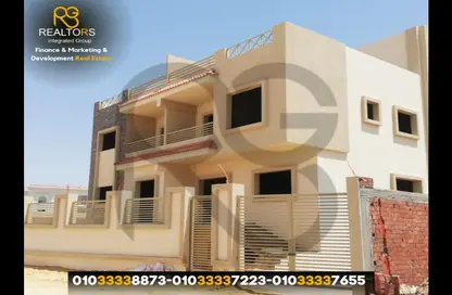 منزل مزدوج - 7 غرف نوم للبيع في شارع البستان - الحي التاسع - الشيخ زايد - الجيزة